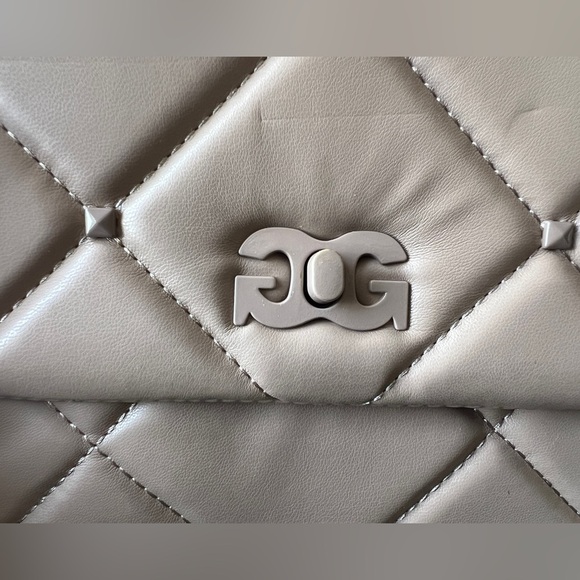 NWT Gilda Paris Tan Soft Quilted Twist lock Chain Handbag/Crossbody - Picture 7 of 12